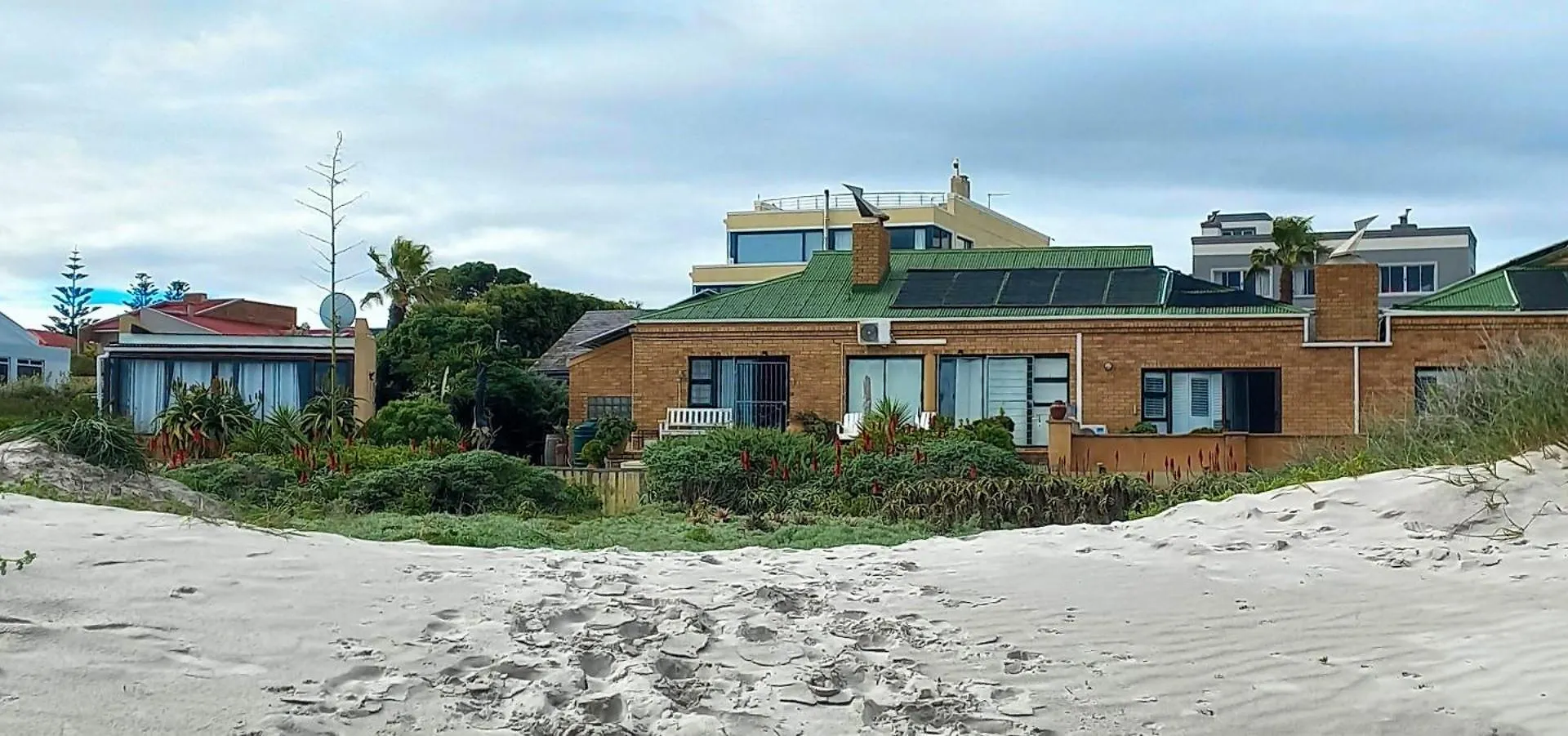 14 Penguin Place, Melkbosstrand Konukevi