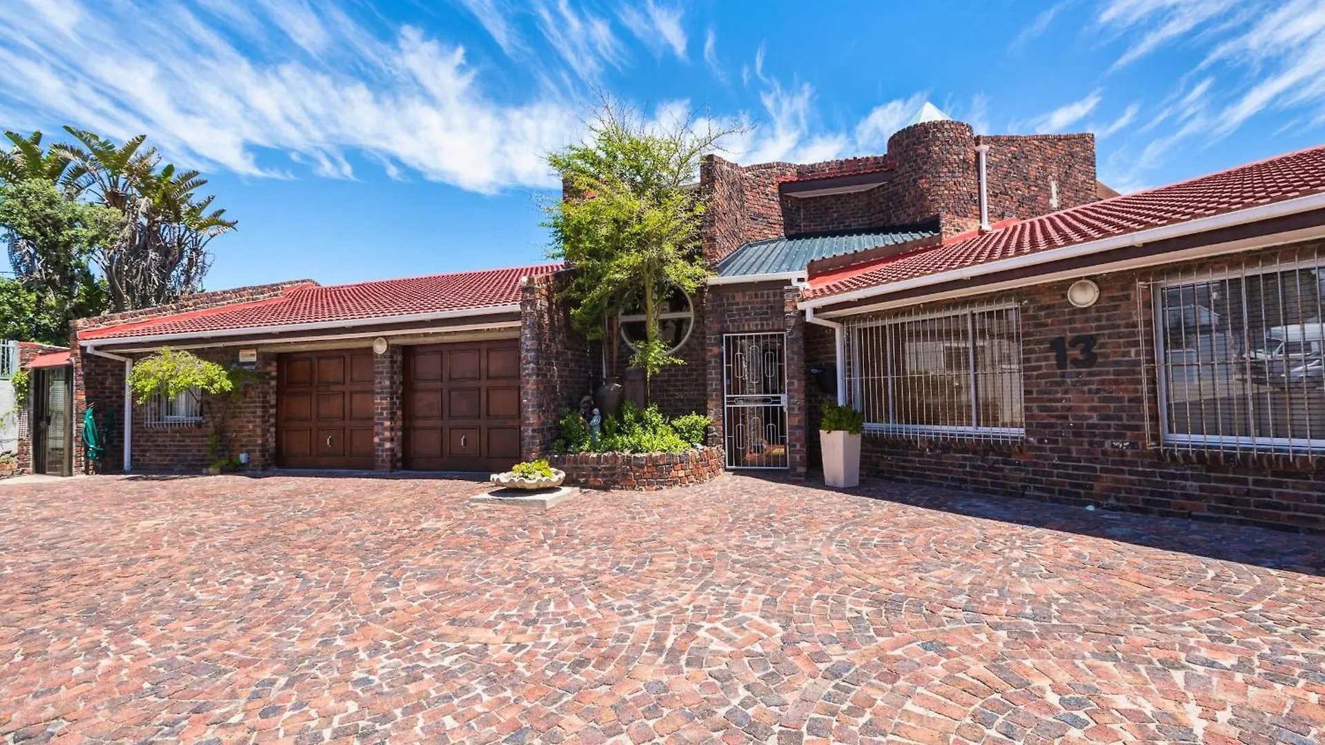 14 Penguin Place, Melkbosstrand 0*,