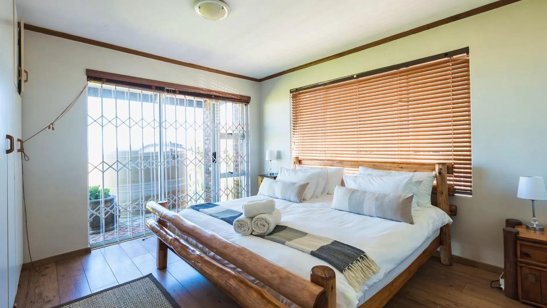 14 Penguin Place, Melkbosstrand Konukevi